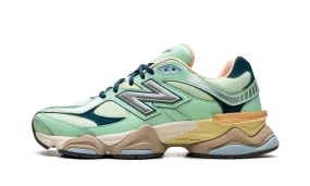 Hilly terrain running 9060 "Sweetgrass Deep Ocean"