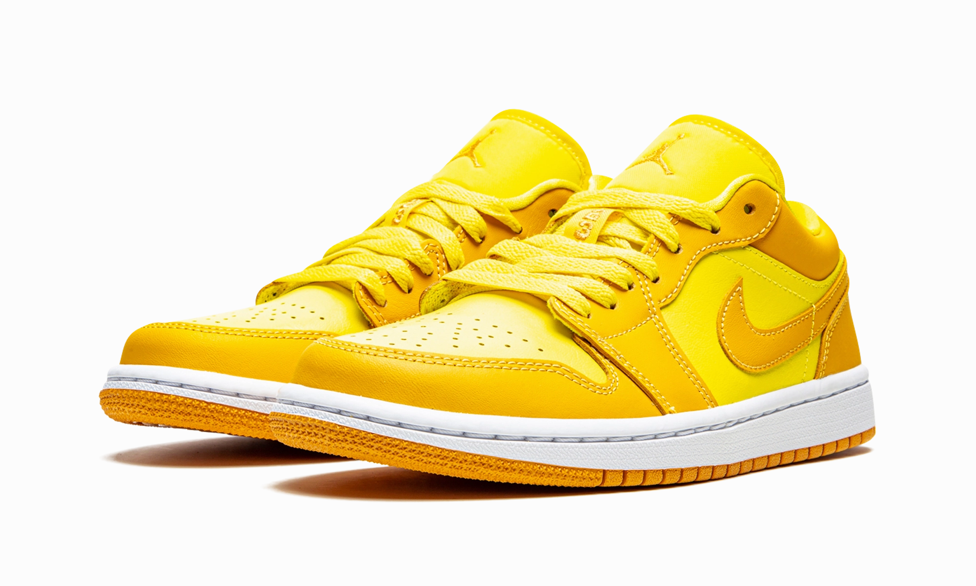 Urban Casual AIR JORDAN 1 LO WMNS "Yellow Strike"