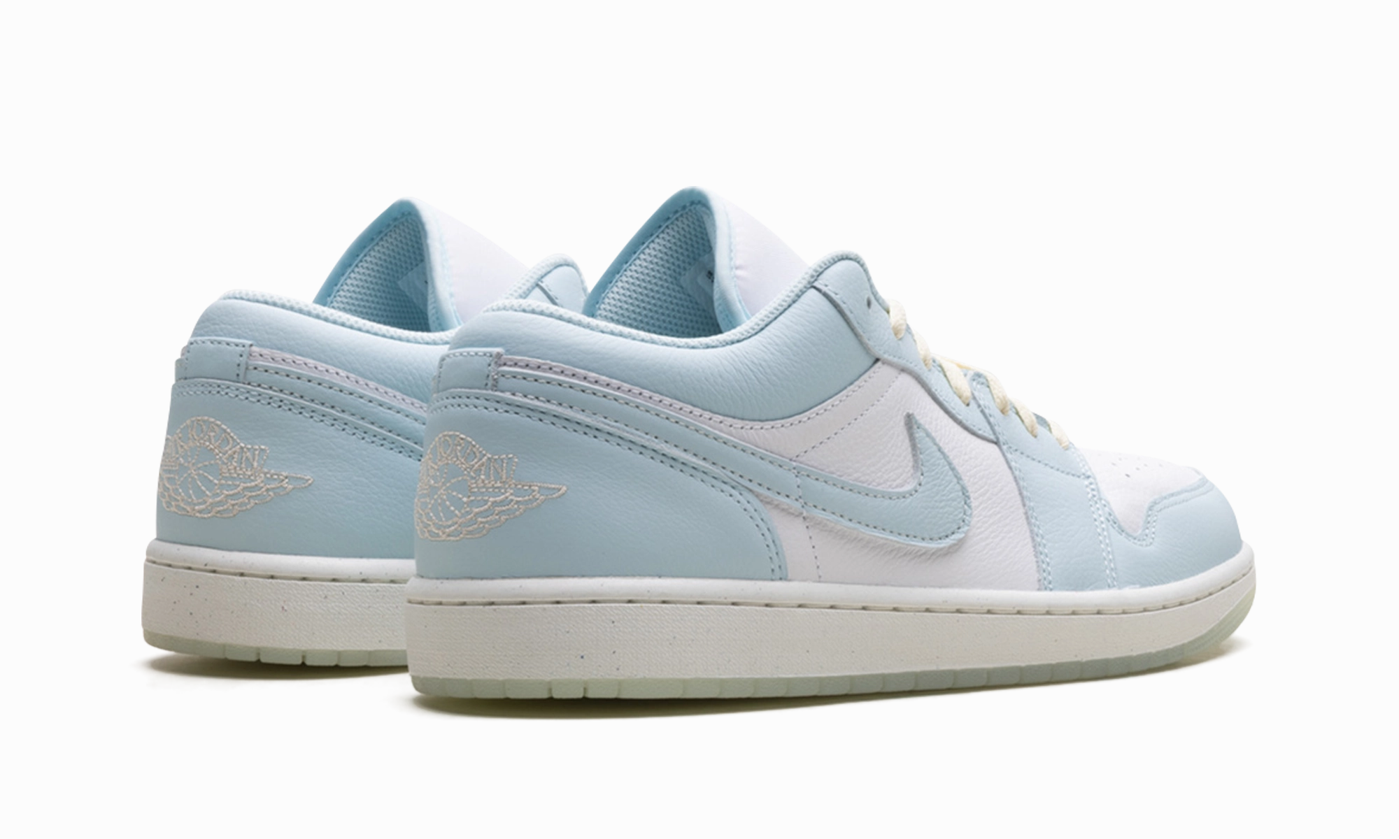 Functional Flex Athletic materials Jordan 1 Low SE "Glacier Blue Summit White"