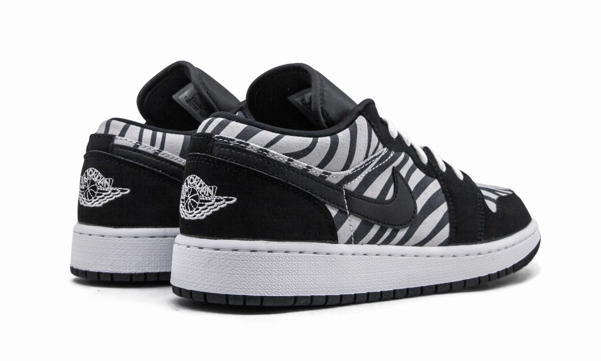 Air Jordan 1 Low GS "Zebra" Signature comfort Elegant Piece