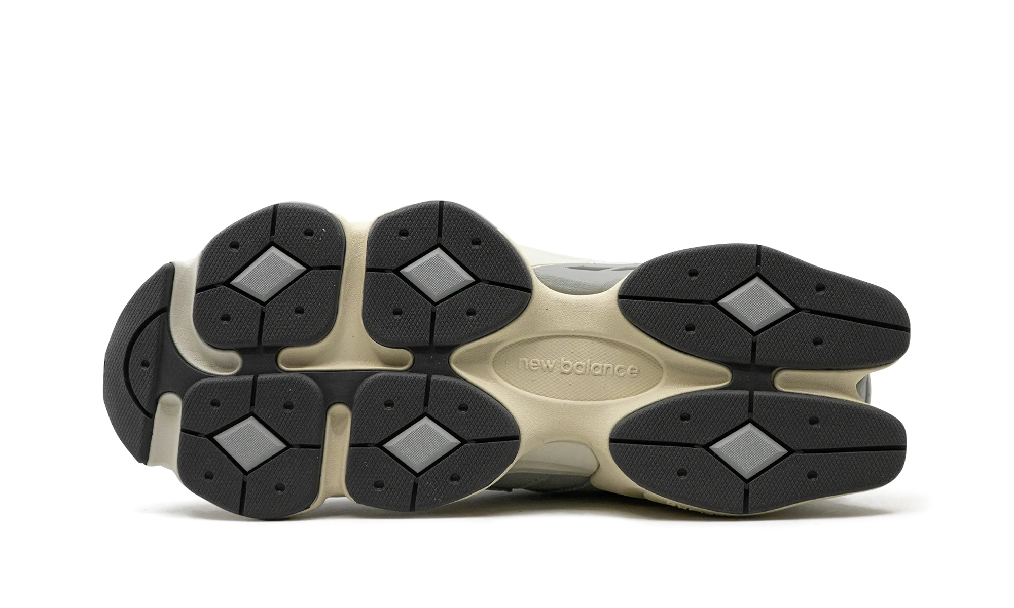 9060 "GRANITE" running in an estuary area shoes running during work breaks