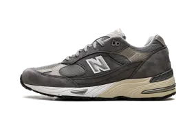 991 "MiUK 40th Anniversary Catalogue Pack" running in straight tracks shoes