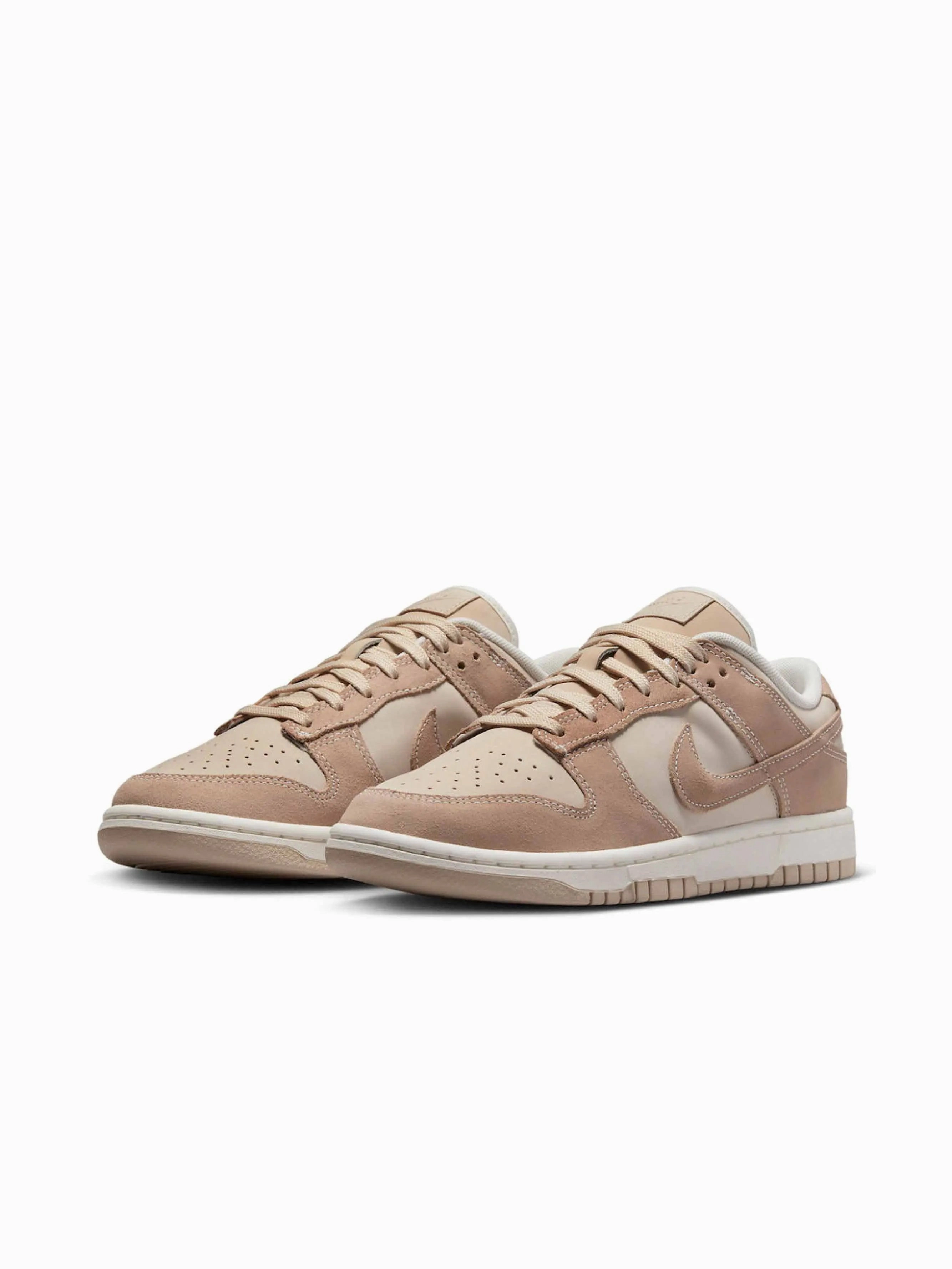Nike Dunk Low SE Sand Drift (W) running in a funicular area shoes