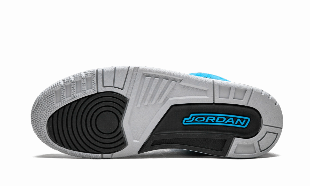 Air Jordan 3 Retro "Powder Blue" Sleek Option Enhanced Cushioning