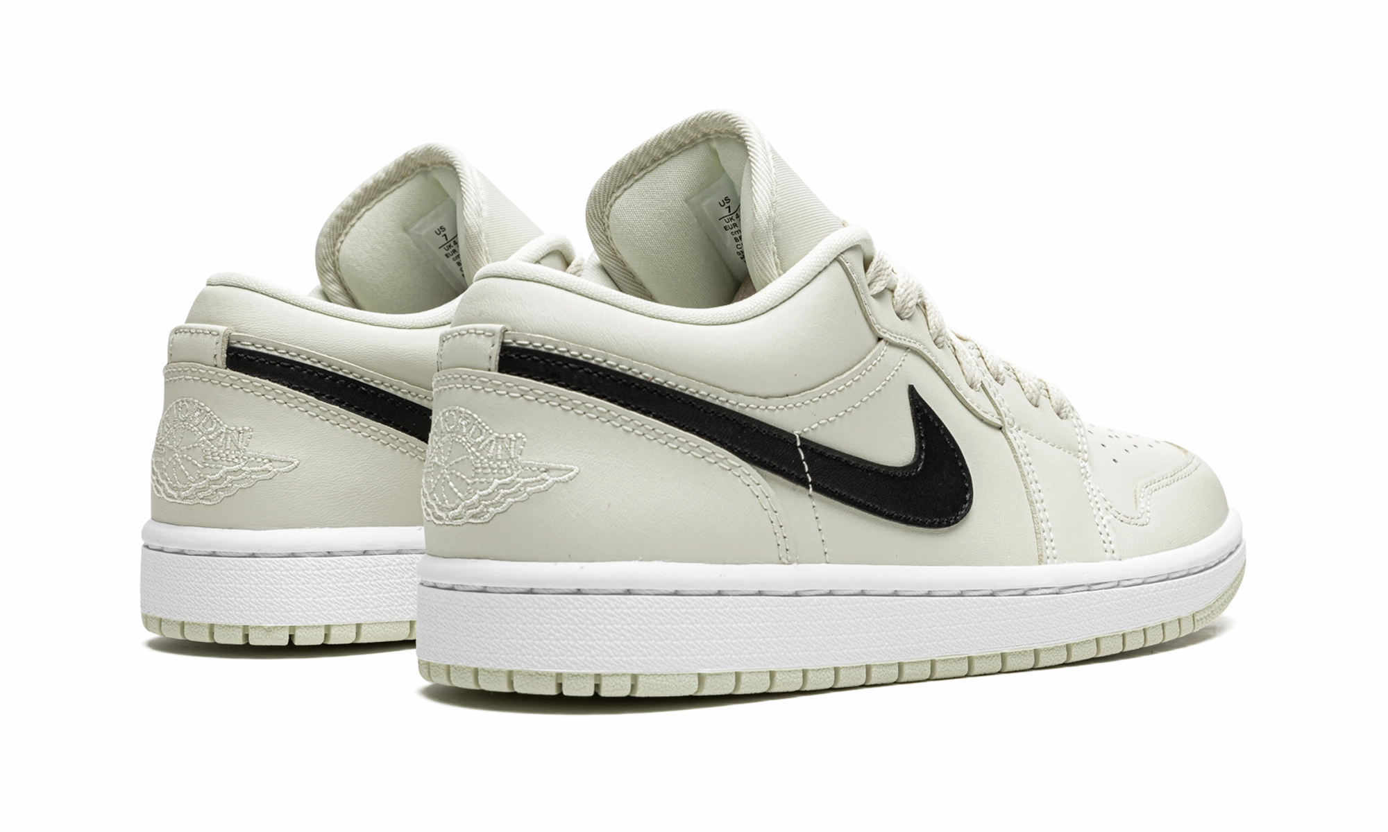 Timeless Look AIR JORDAN 1 LO WMNS "Coconut Milk"