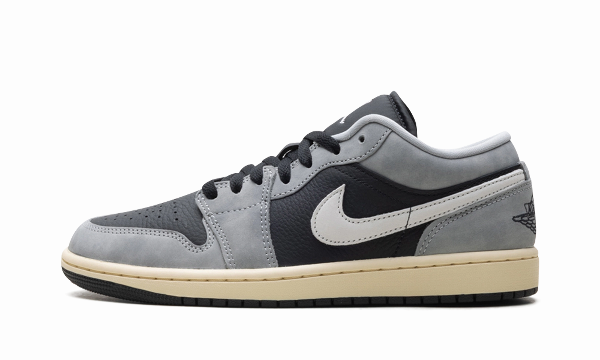 Air Jordan 1 Low SE "Light Smoke Grey" Stylish Sole Adventure Ready