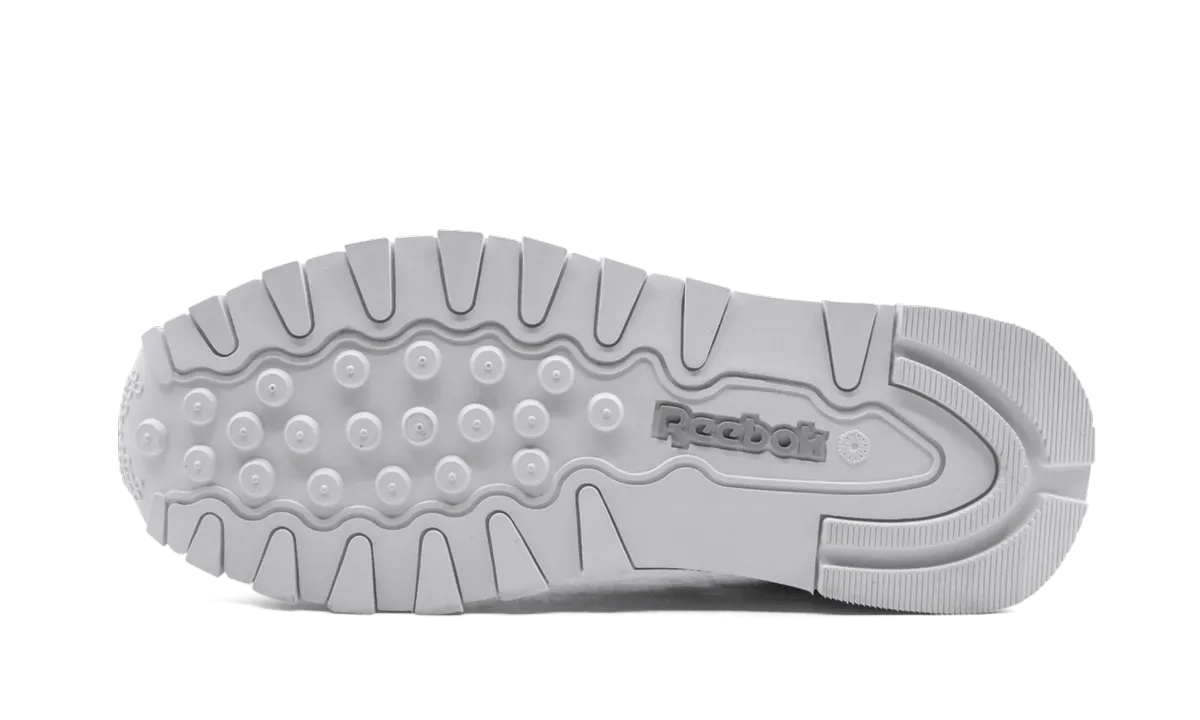 Classic Leather PS "White" energy - returning sole shoe feature