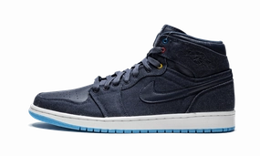 Bold flair Soccer Field Air Jordan 1 Retro High "Family Forever"