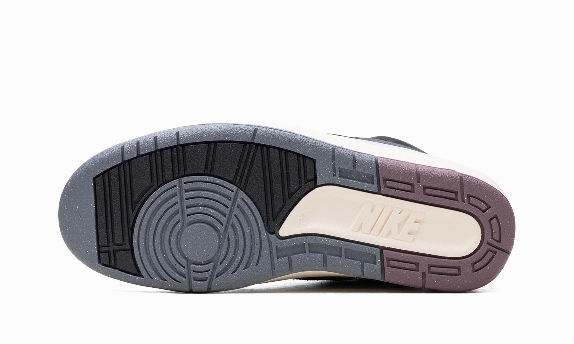 Jordan 2 Retro WMNS "Mauve" Distinctive materials