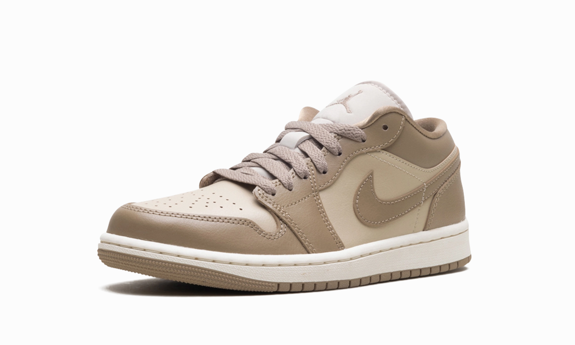 Jordan 1 Low WMNS "Rattan Sail Desert Camo" Seamless performance