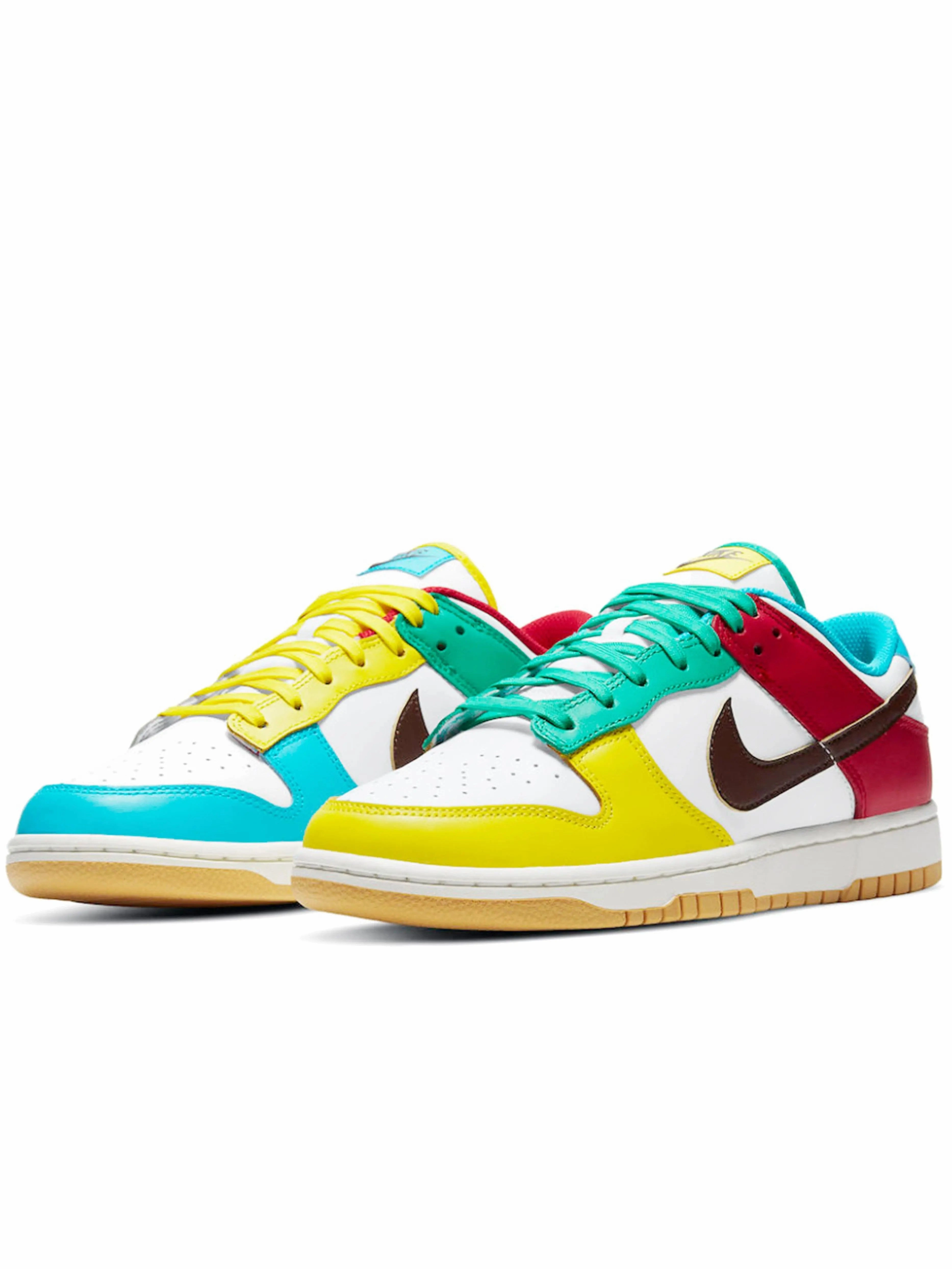 running in park shoes Nike Dunk Low SE Free 99 White