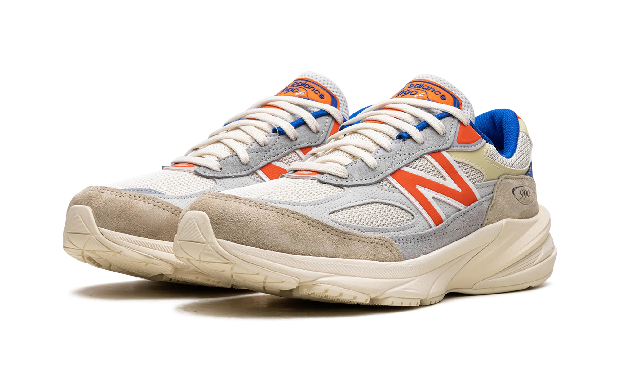 running on treadmills Quick Dry Technology 990v6 "Kith - Madison Square Garden - Knicks"