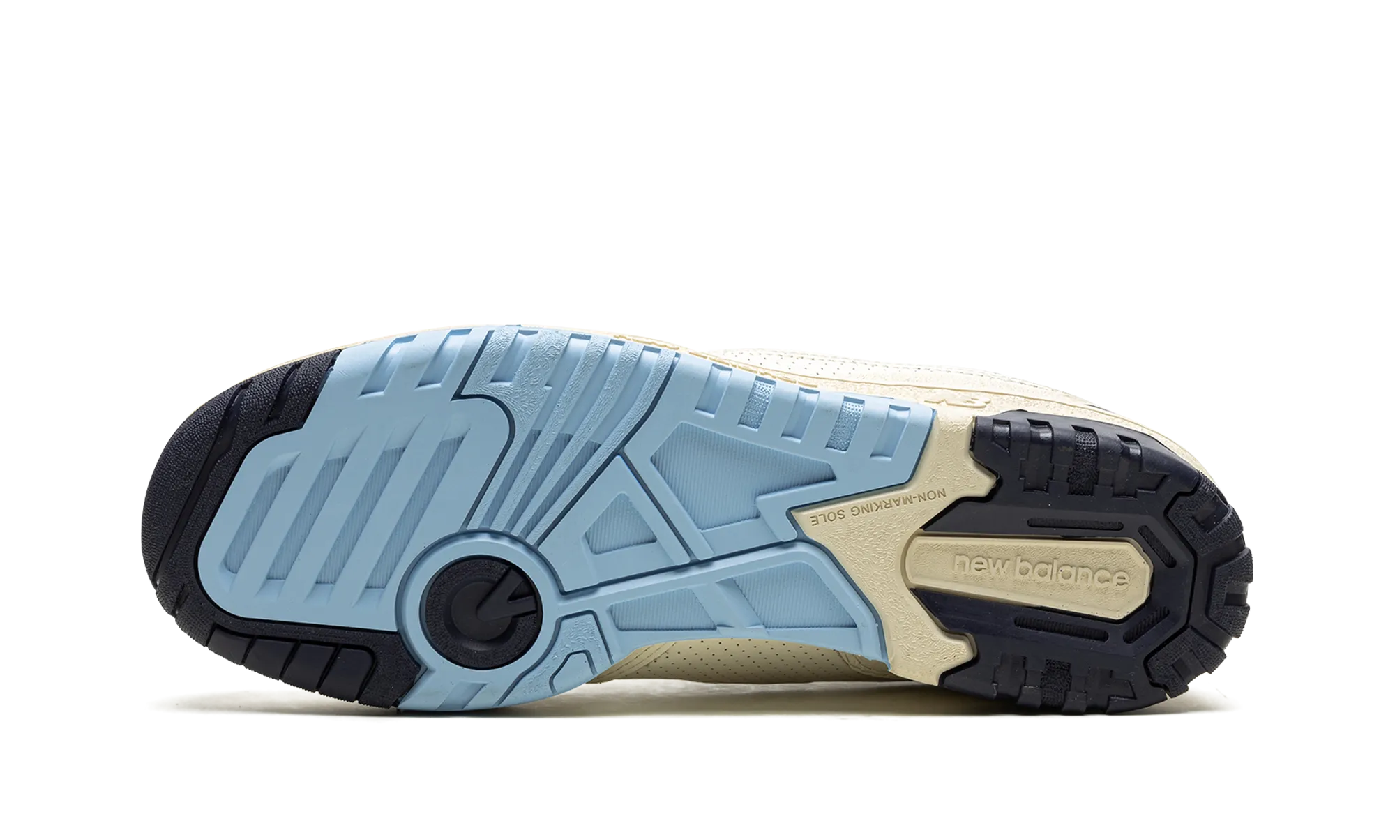 550 "Rich Paul" trail - running running in a marsh area shoes