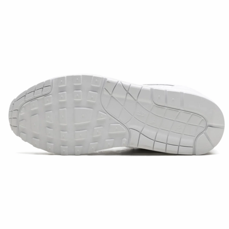 running in the heat Nike Air Max 1 '87 SP Supreme Triple White