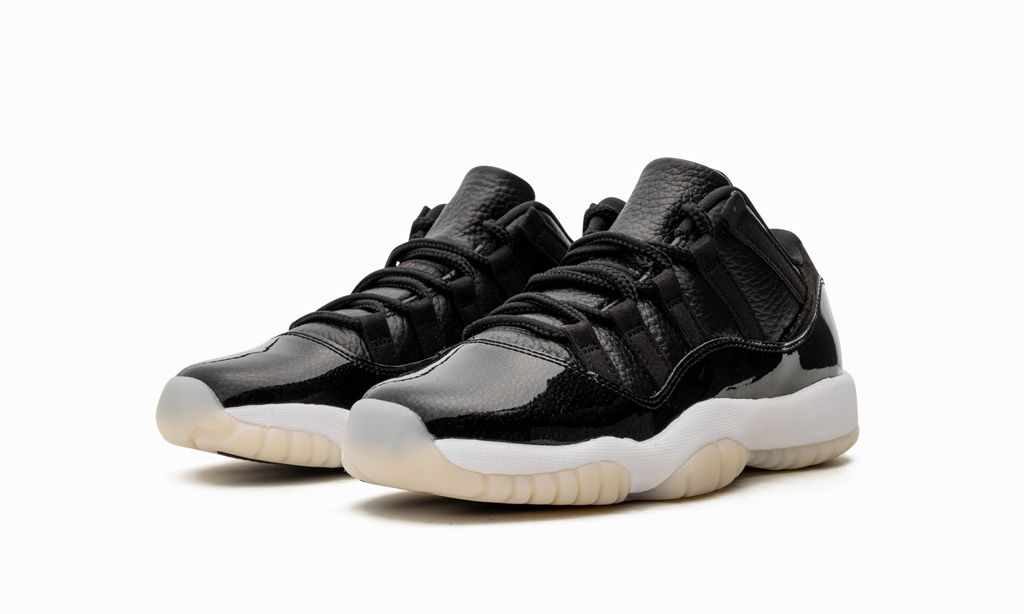 Jordan 11 Retro Low GS "72-10" medium width Rubber Outsole