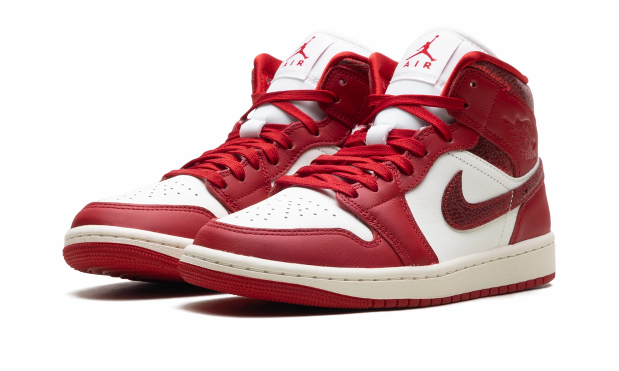 Chill Walks Cross training Air Jordan 1 Mid WMNS "Red Cracked Leather"