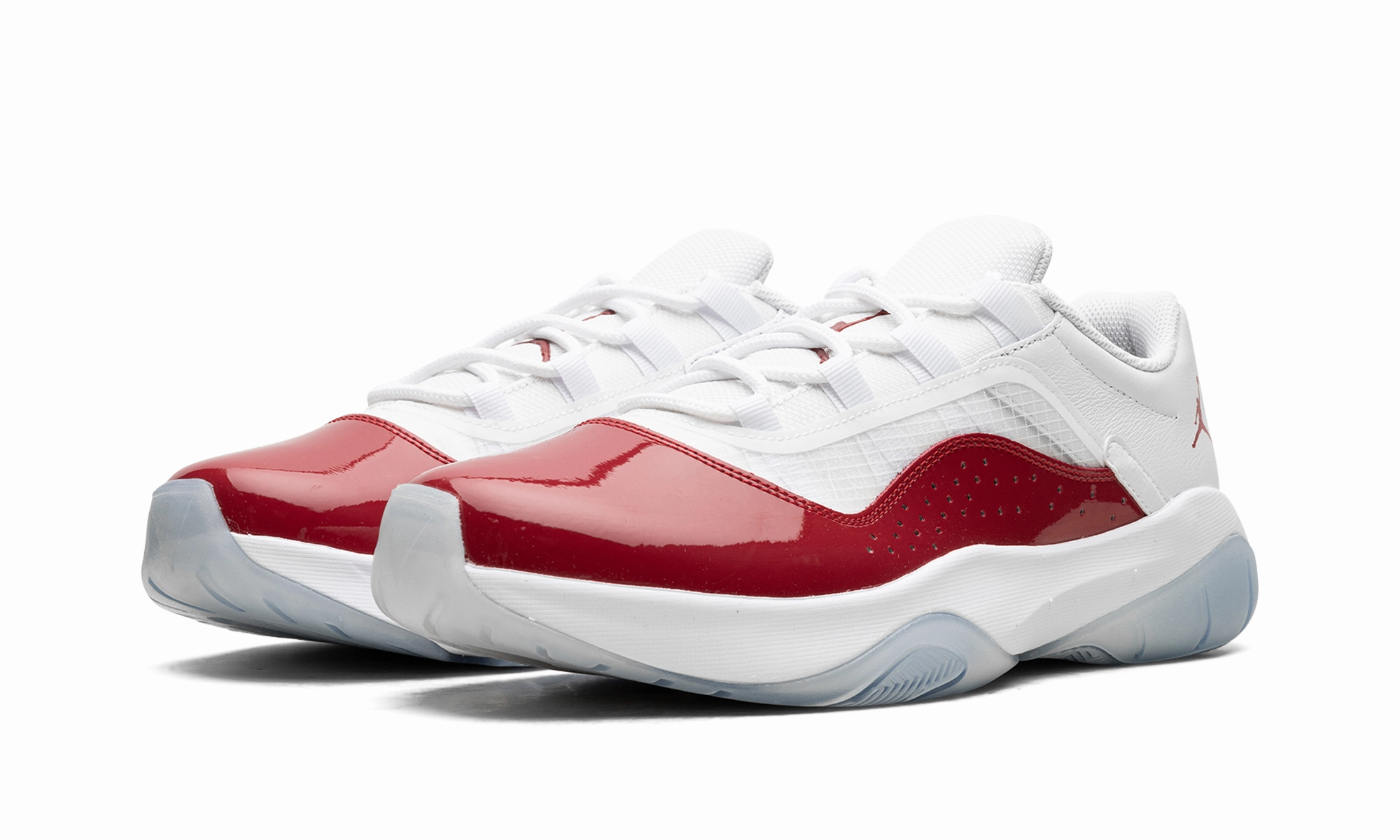 Jordan 11 CMFT Low "Cherry" running for cultural events Cross country
