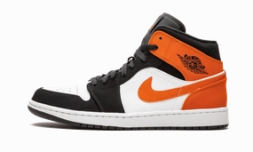 Supportive grip Air Jordan 1 Mid "Shattered Backboard"