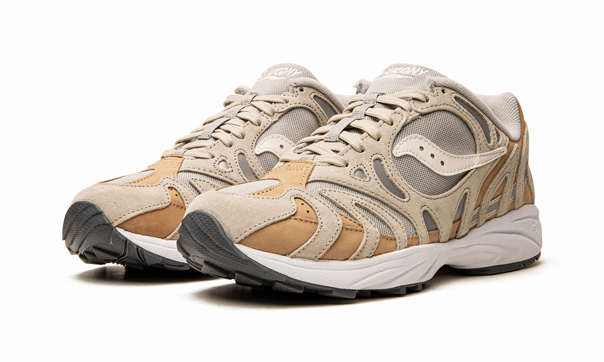 GRID AZURA 2000 PREMIUM Stretch Workout running in a canyon area shoes