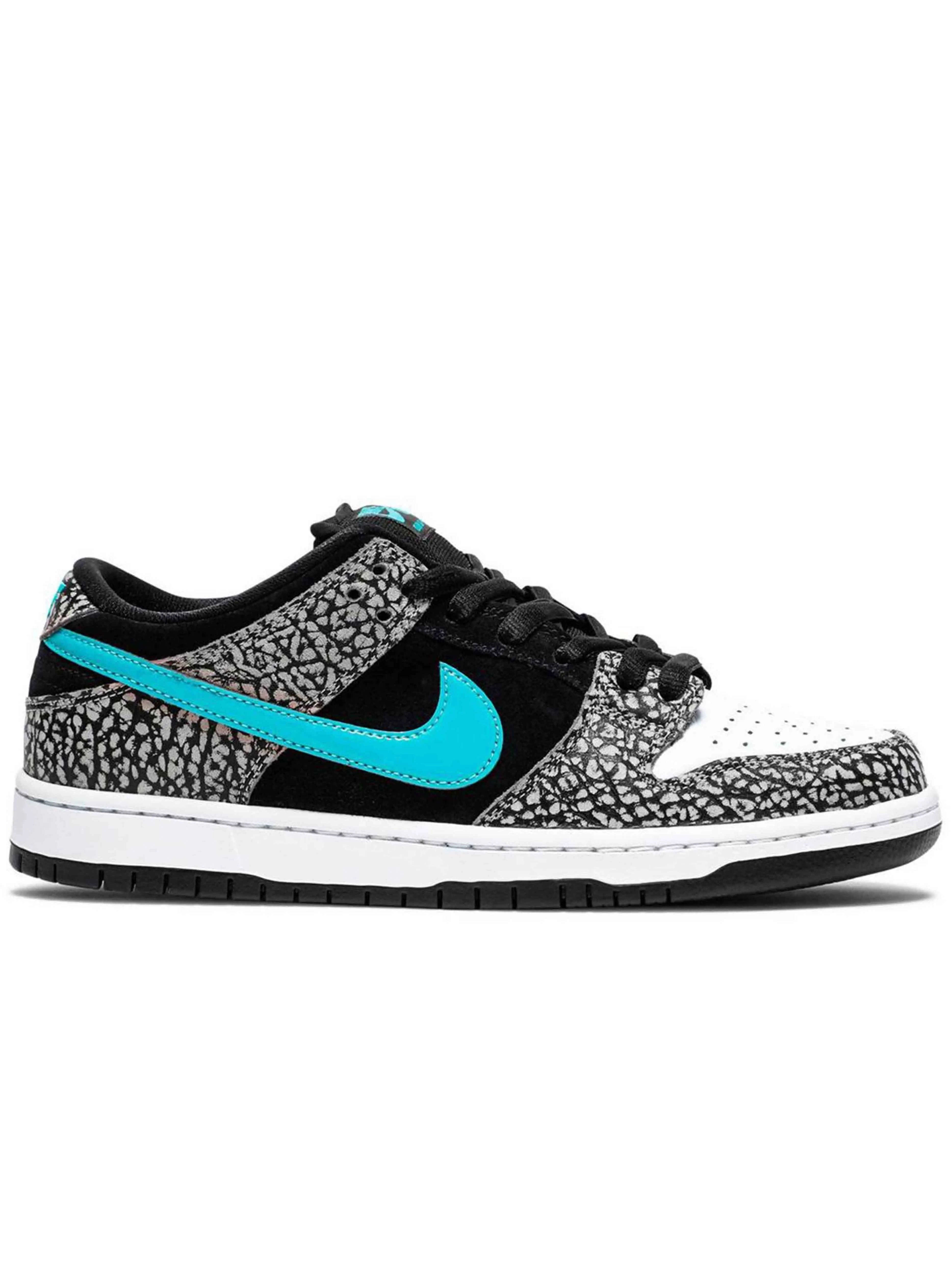 flat - terrain - runner Standard Nike SB Dunk Low Atmos Elephant
