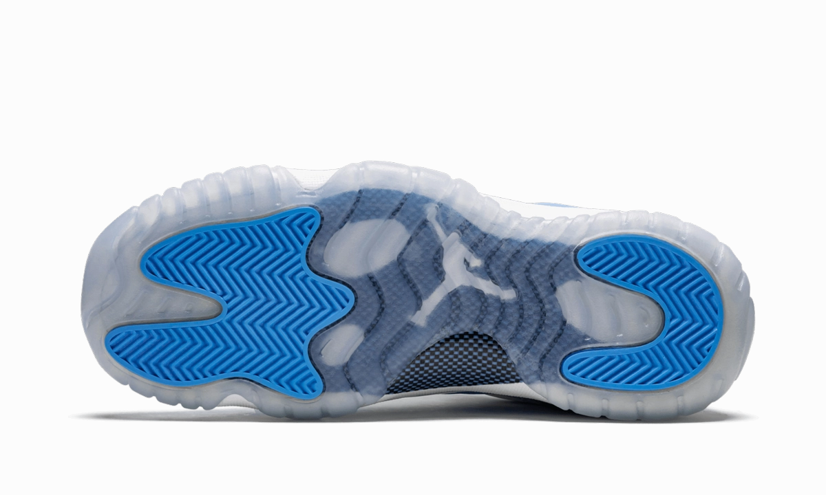 Air Jordan 11 Retro Low GS traction - enhanced sole shoes