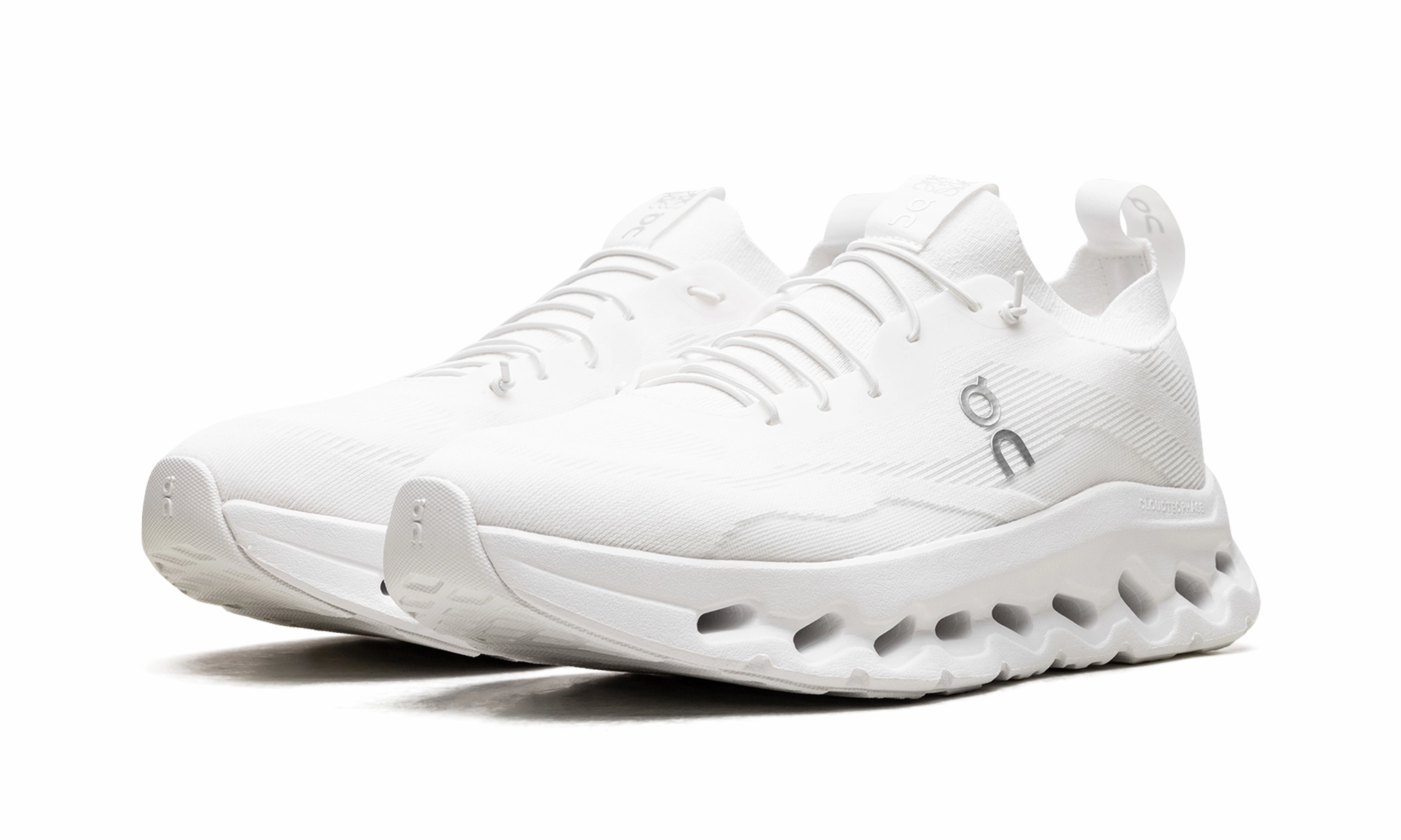 weight - conscious shoes Cloudtilt "LOEWE All White"