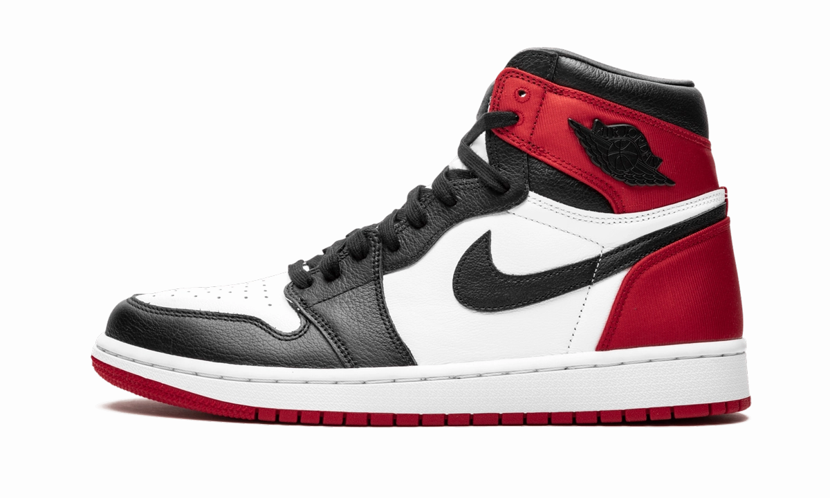 All-day style AIR JORDAN 1 HIGH OG WMNS "Satin Black Toe"