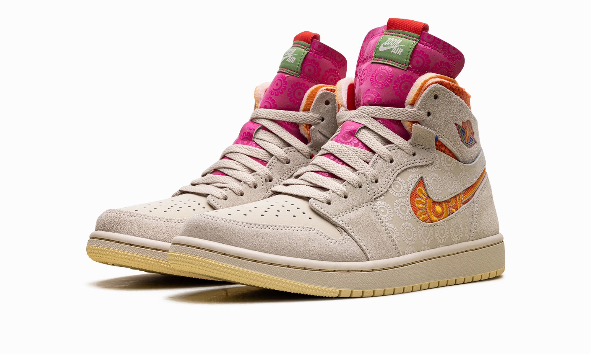 Trend-setting Air Jordan 1 Zoom CMFT "Somos Familia"