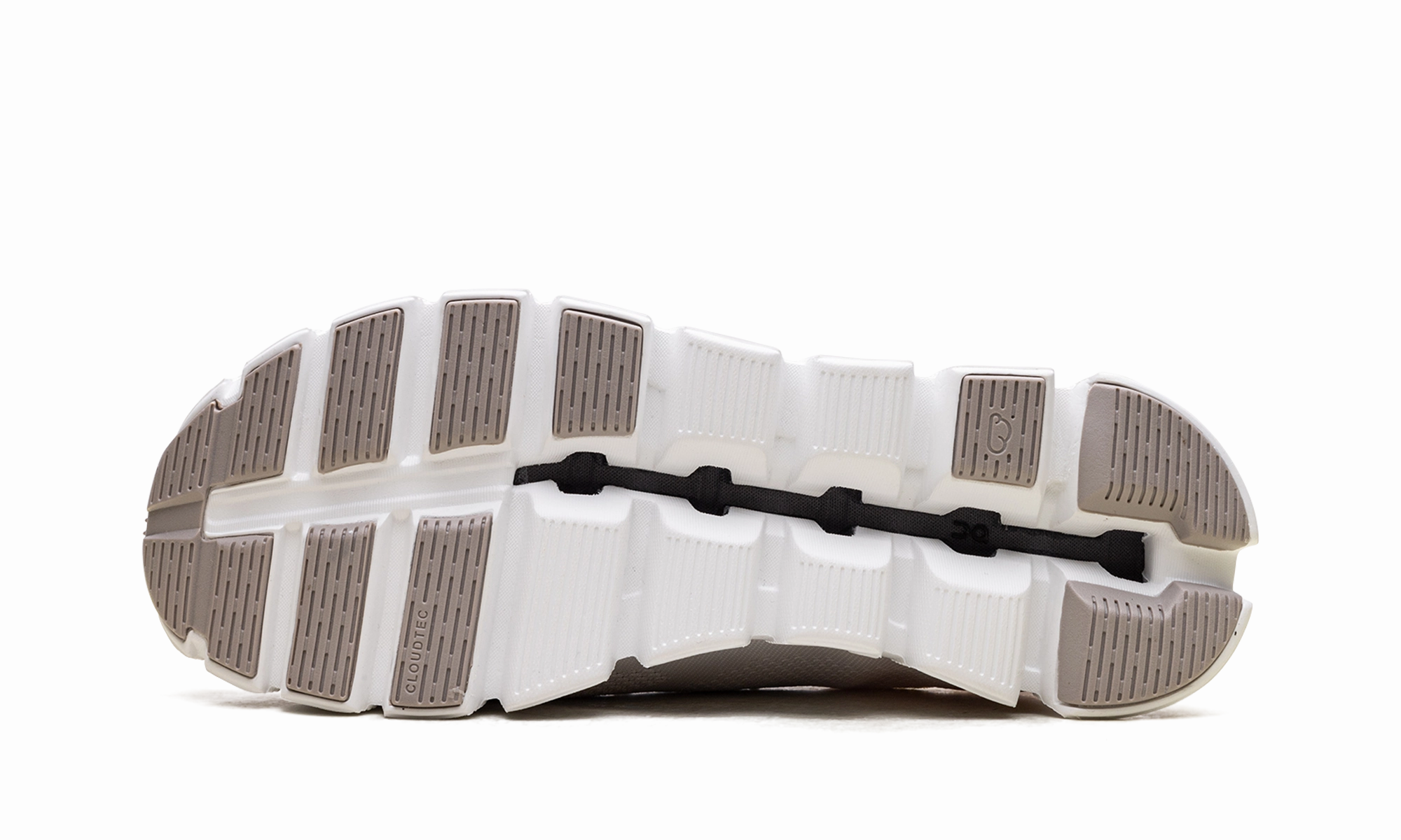 running in an intersection area shoes Cloud 5 WMNS "Sand White"