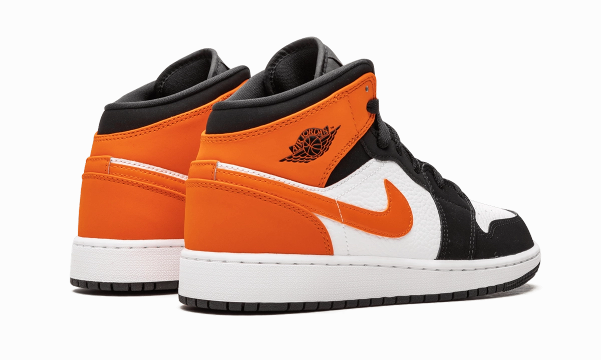 Casual Outfit Air Jordan 1 Mid GS "Shattered Backboard"