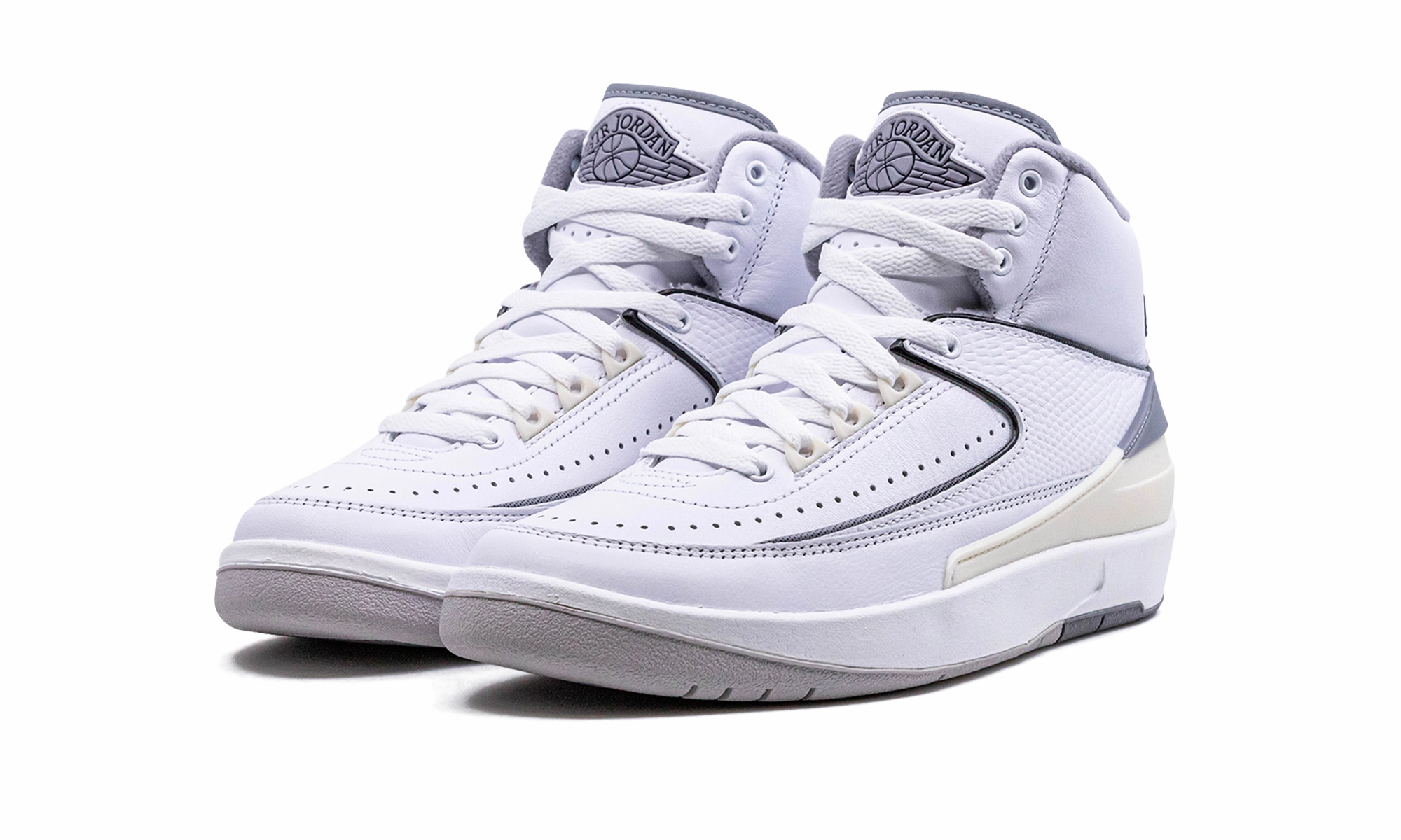 Air Jordan 2 GS "Cement Grey" All-weather chic