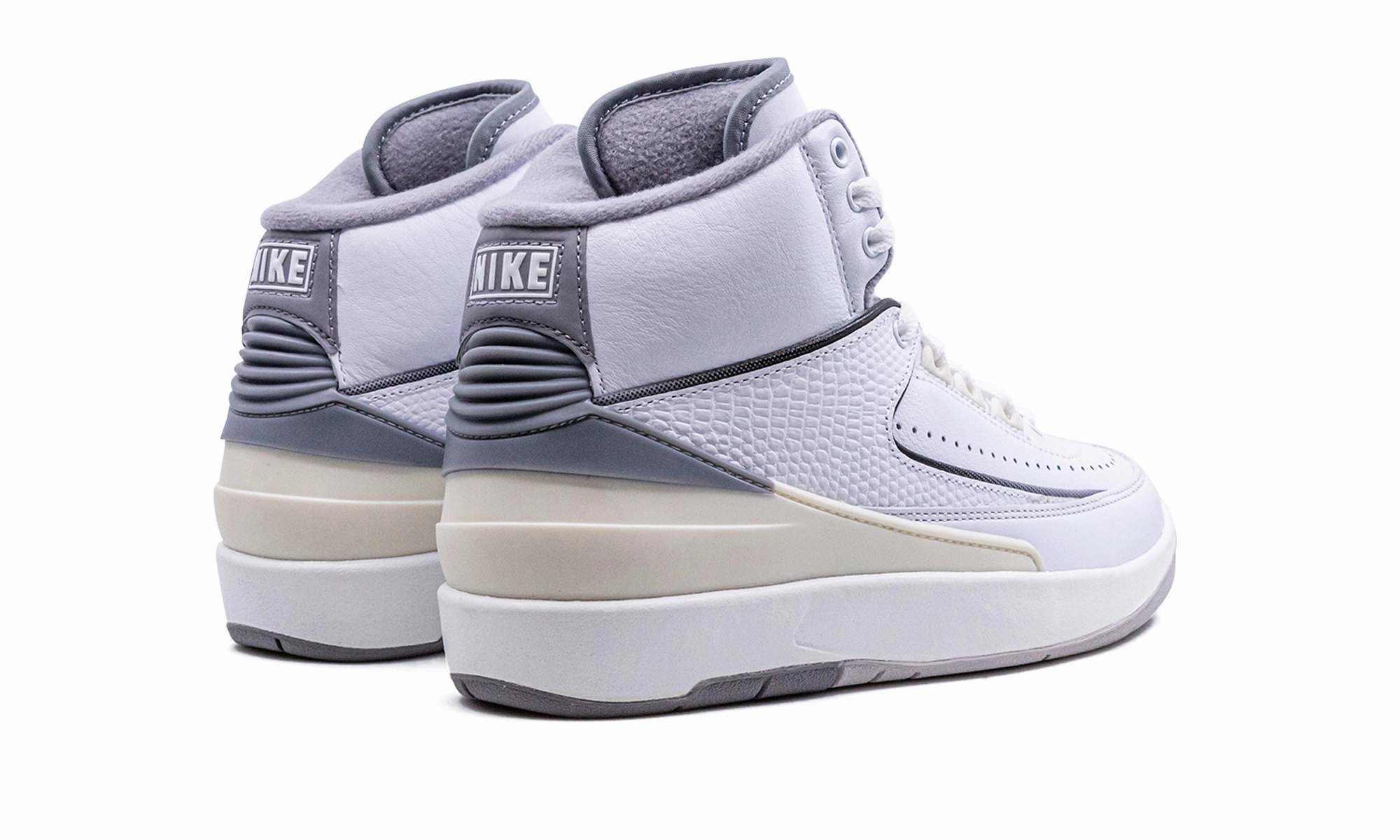 Air Jordan 2 GS "Cement Grey" Essential Fit