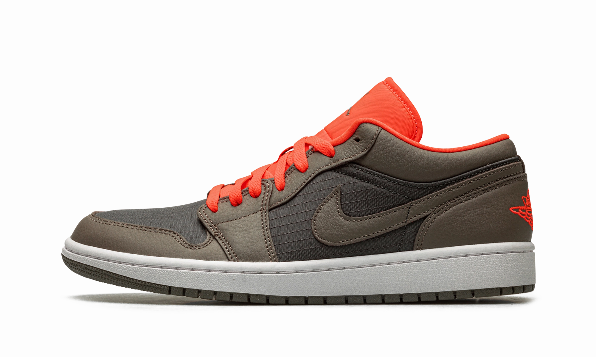 Neutral Walk AIR JORDAN 1 LO SE WMNS "Black / Olive/ Bright Crimson"
