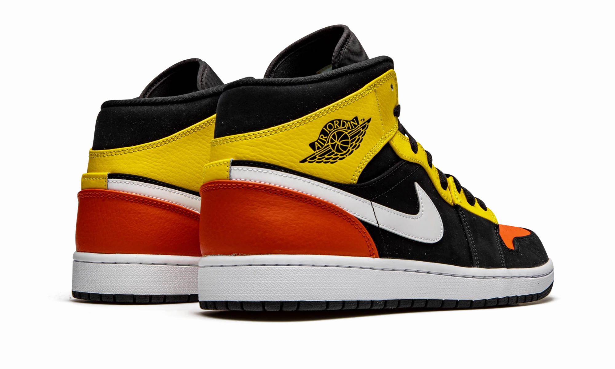 Air Jordan 1 Mid SE "Amarillo Orange" Weekend Casual