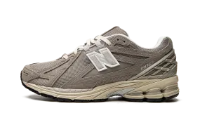 Pasture Hike 1906R "Beige Cream"