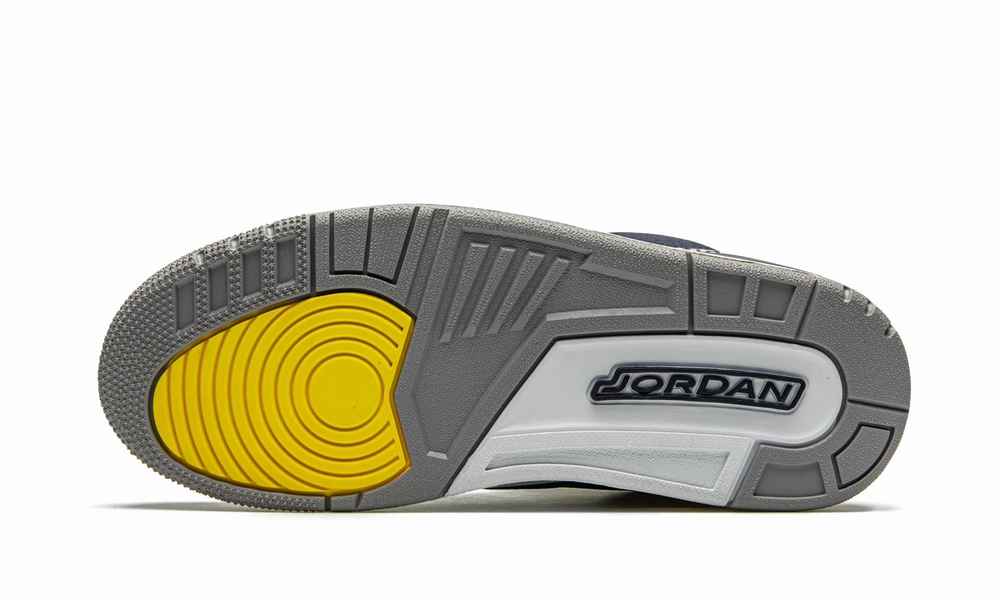 Air Jordan 3 Retro PE "Michigan" Go Anywhere Trail Running