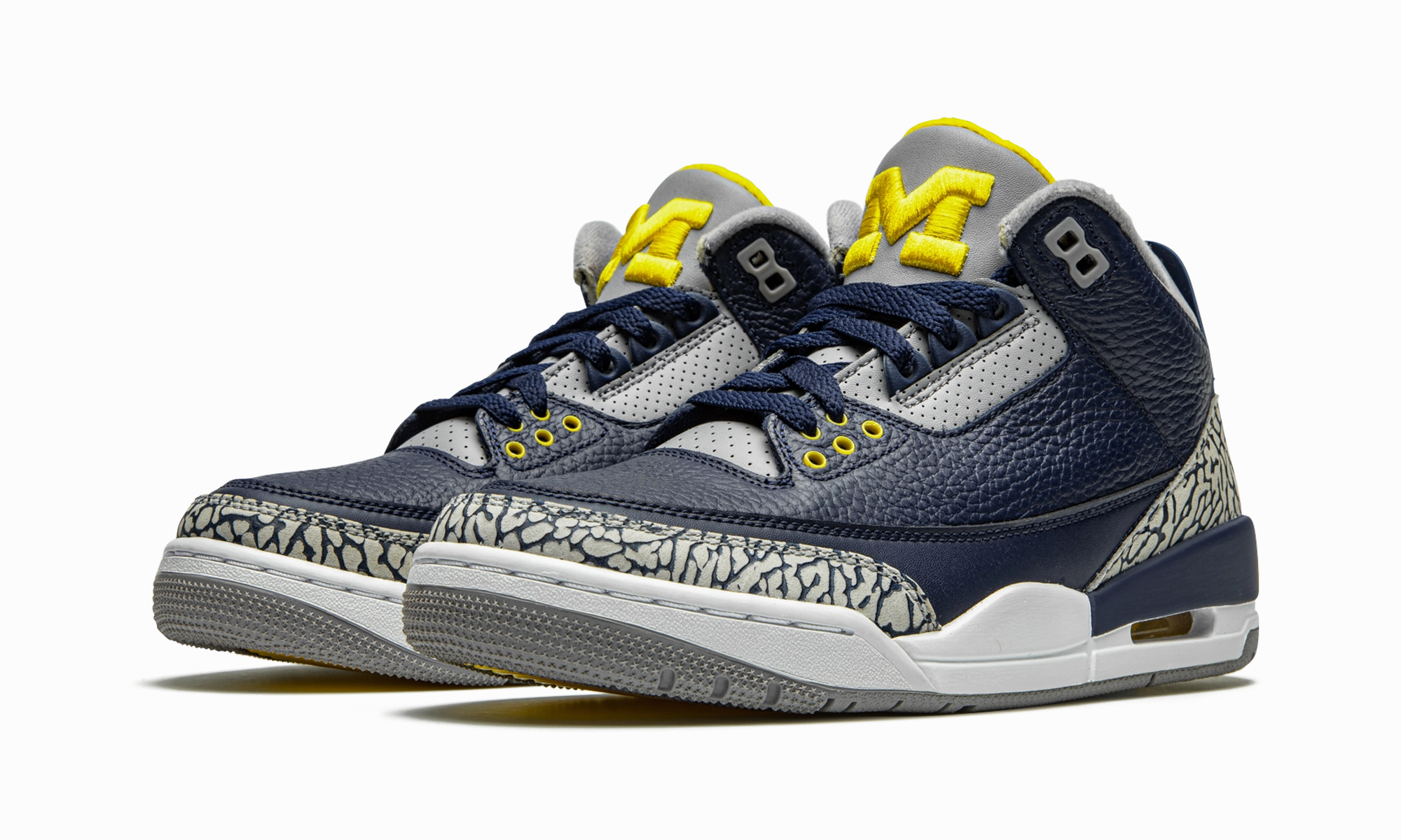Night Run Easy traction Air Jordan 3 Retro PE "Michigan"