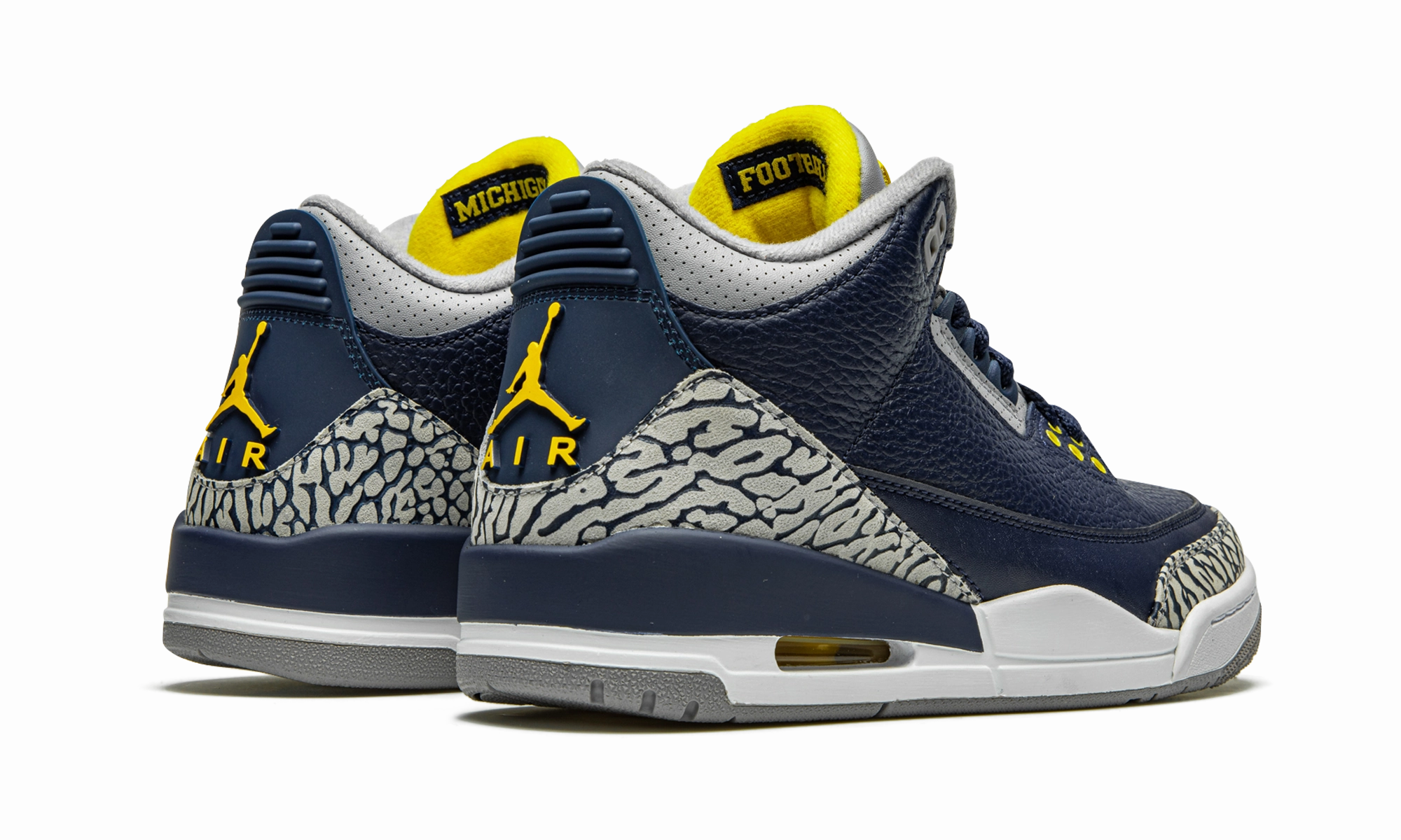 Air Jordan 3 Retro PE "Michigan" All-weather sole Sport Performance