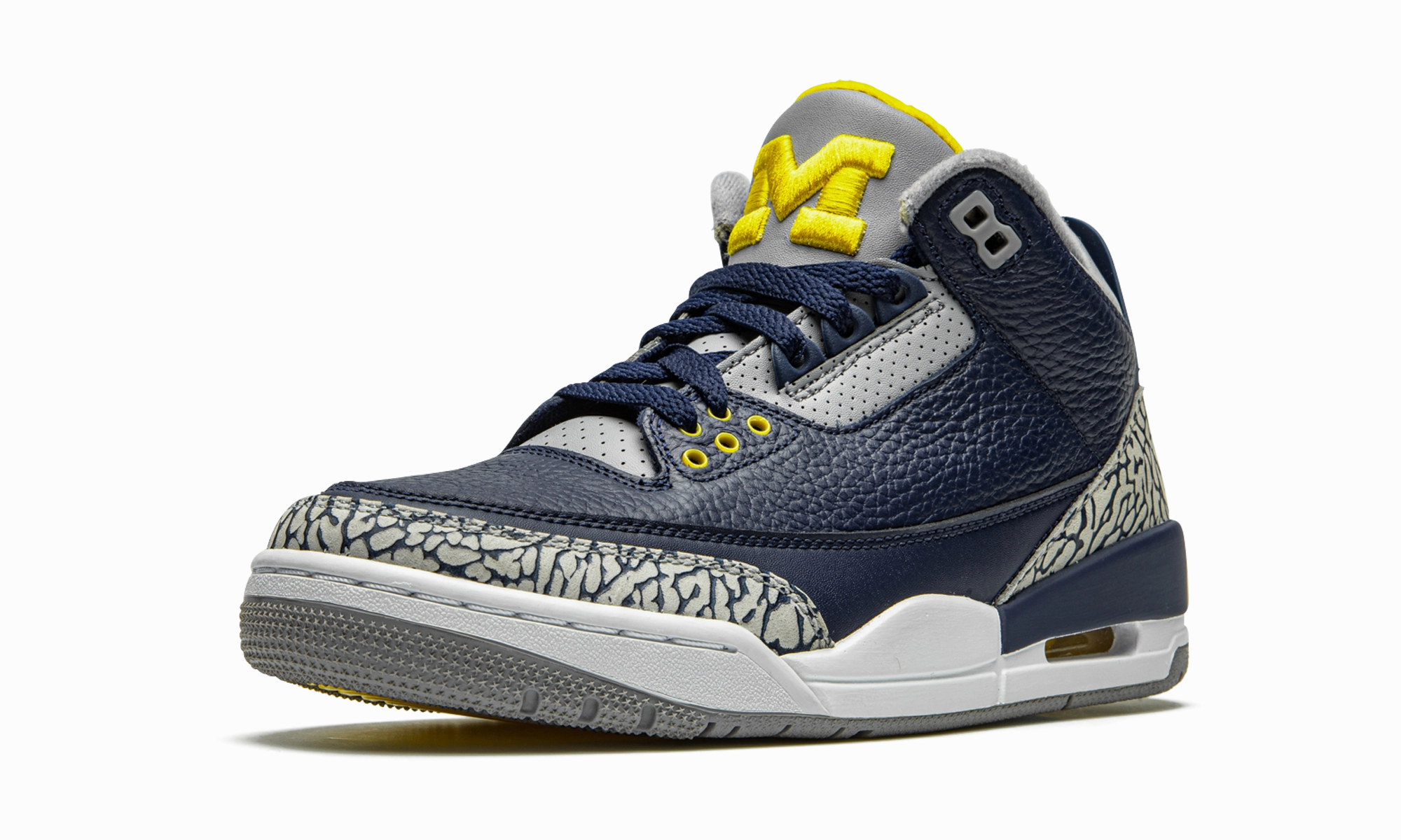 Air Jordan 3 Retro PE "Michigan" Urban breathability