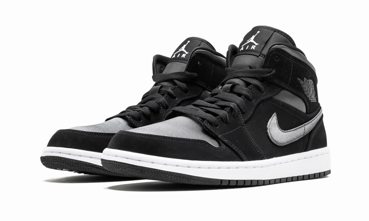 Air Jordan 1 Mid SE "Nylon - Black/Grey" Stylish grip