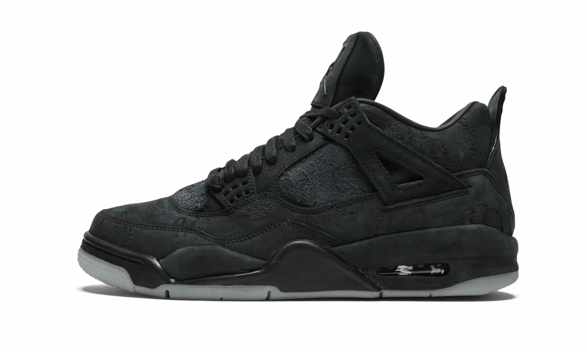 fitness walk Versatile Look Air Jordan 4 Retro "Kaws - Black"