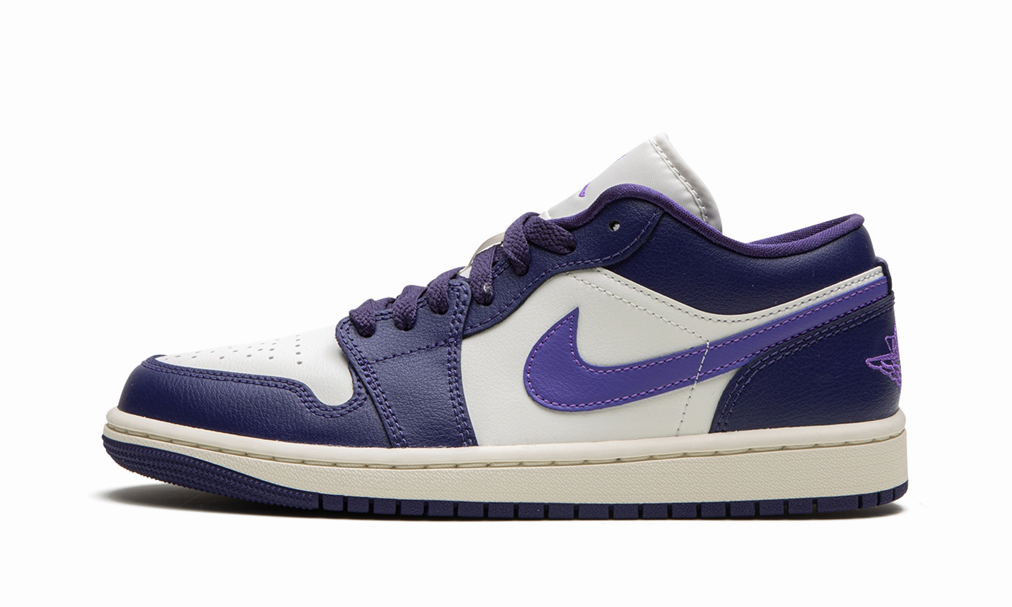 AIR JORDAN 1 LO WMNS "Action Grape" Unbeatable Traction Weekend Pick