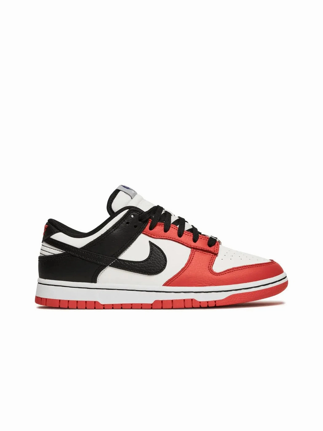 Strap closure Nike Dunk Low EMB NBA 75th Anniversary Chicago