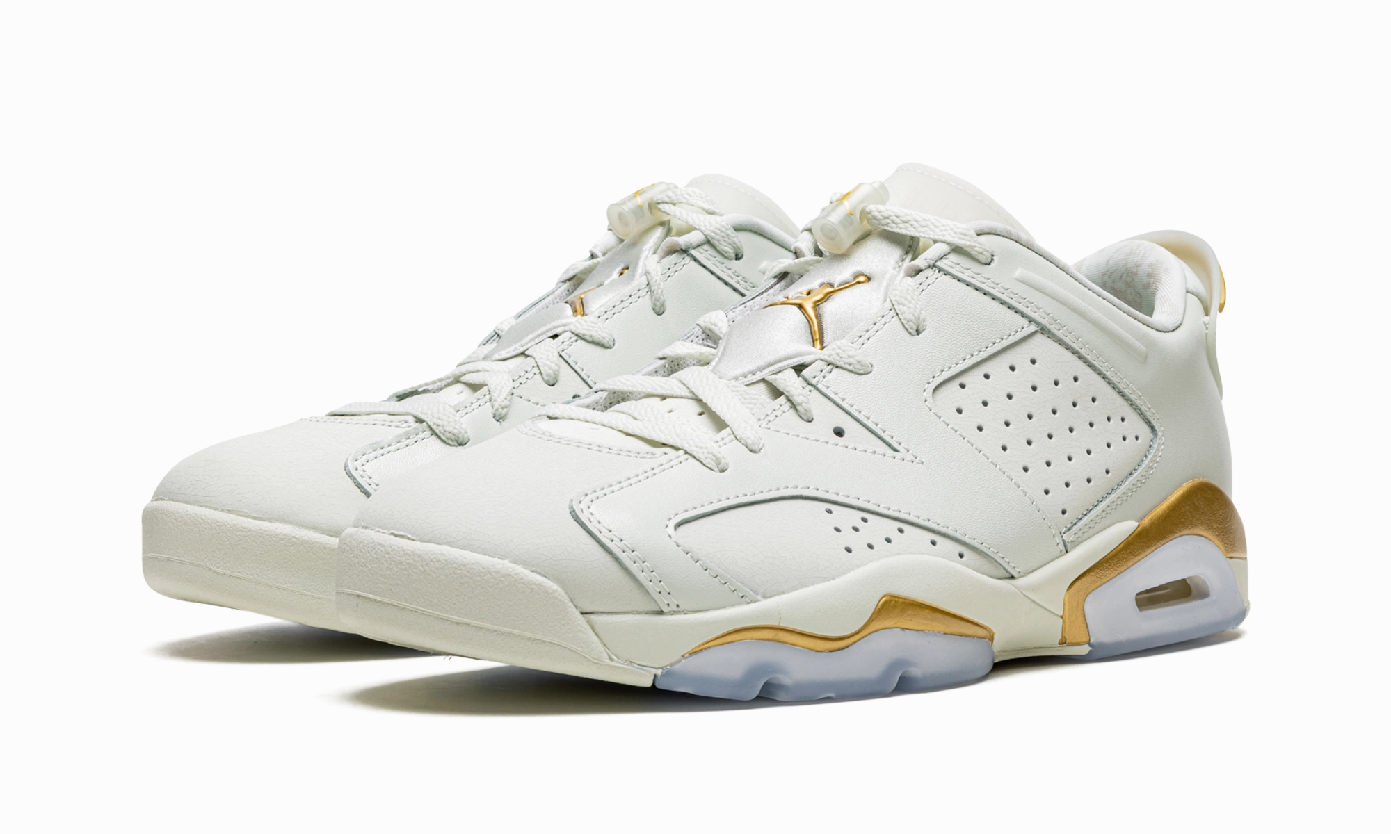 running for team goals Air Jordan 6 Low "Chinese New Year"