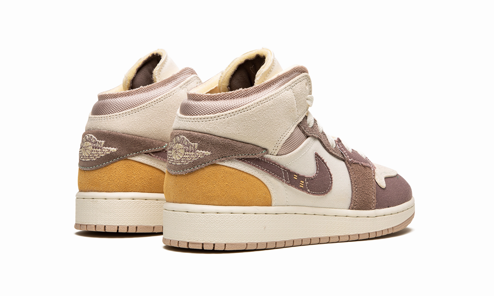 Air Jordan 1 Mid SE Craft GS "Inside Out - Taupe Haze" All-day arch
