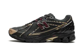 Stream Hike 1906R "Kith- Black"