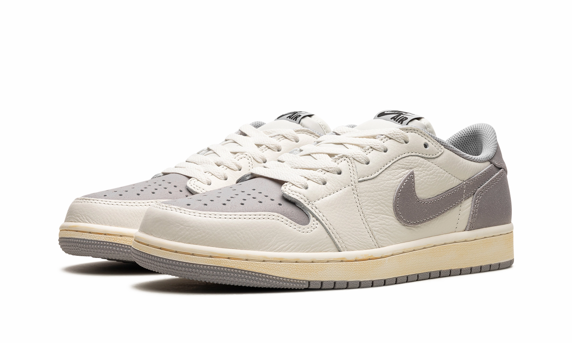 Air Jordan 1 Low EX "Atmosphere Grey" Padded cushioning