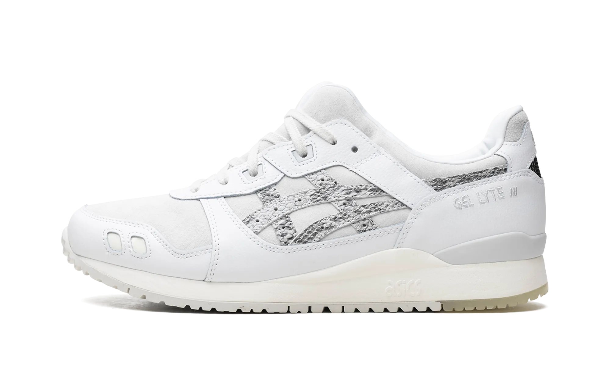 Atmos x Gel Lyte 3 OG "White Python" Coordination - boosting running on sand