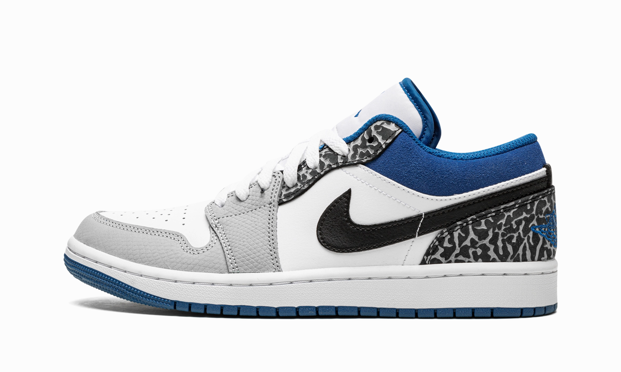 Built-in comfort Jordan 1 Low SE "True Blue"