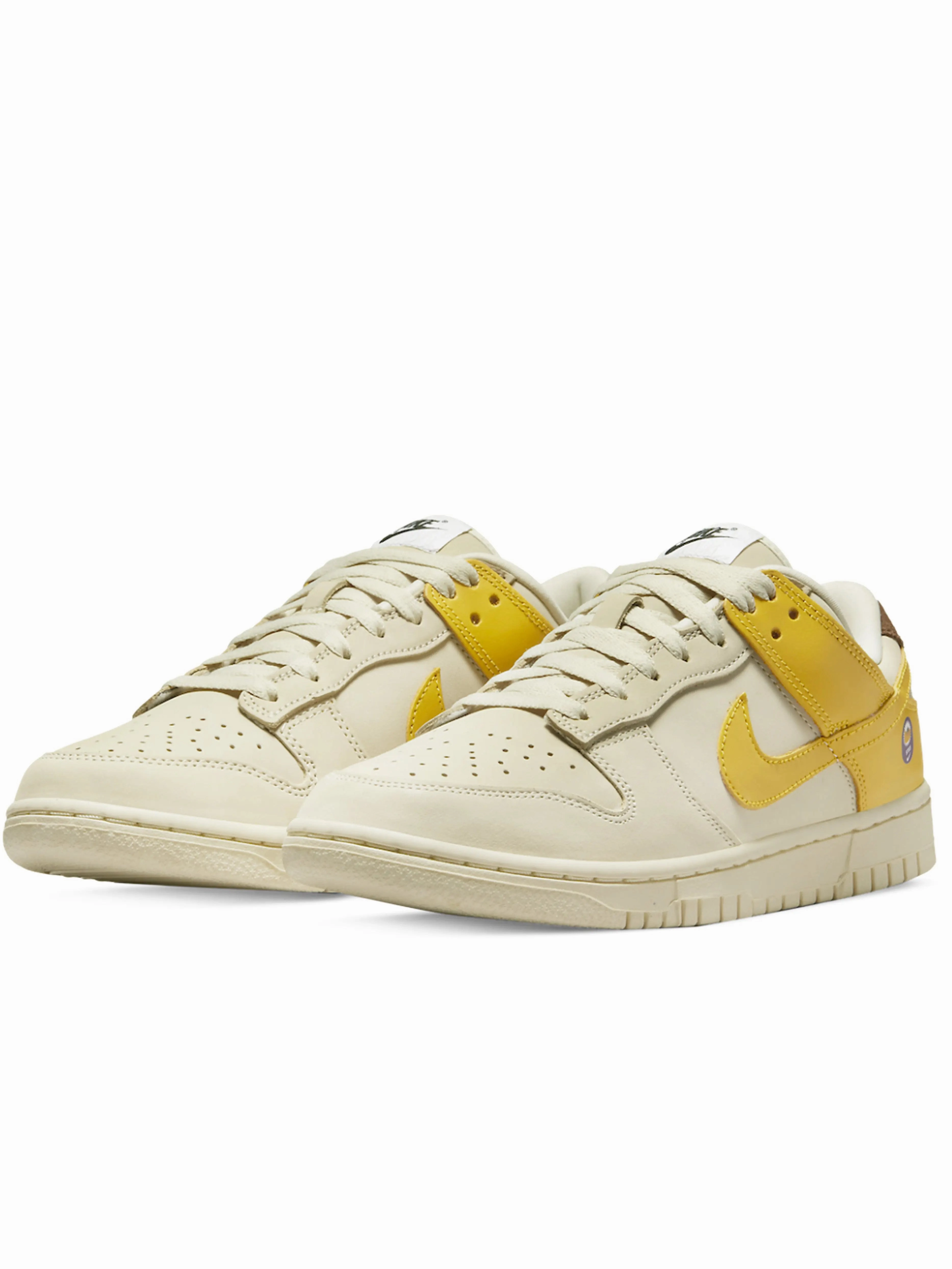 Nike Dunk Low LX Banana (W) rehabilitation aid